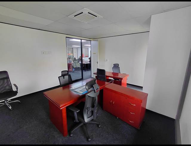 480M² OFFICE TO LET IN VORNA VALLEY